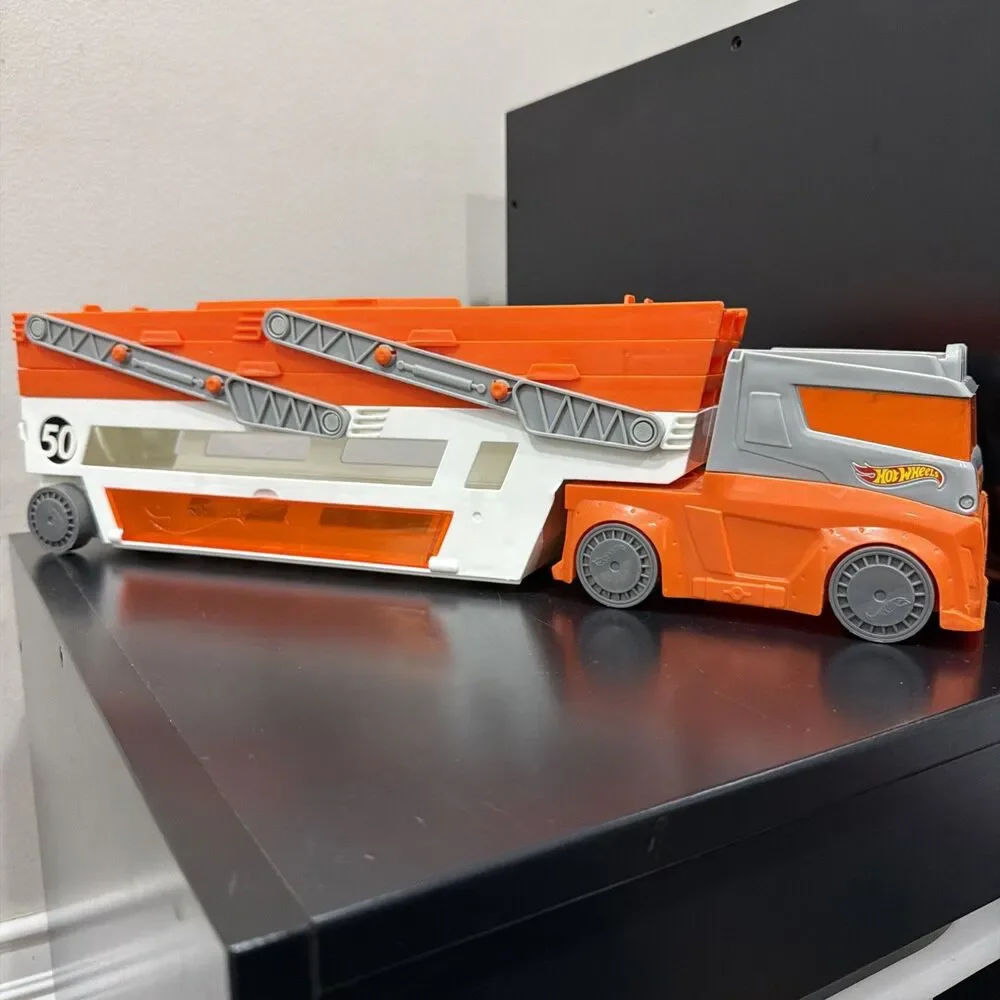Hot Wheels Mega Hauler Truck Trailer Carrier Car Transporter for 50 Cars Toys